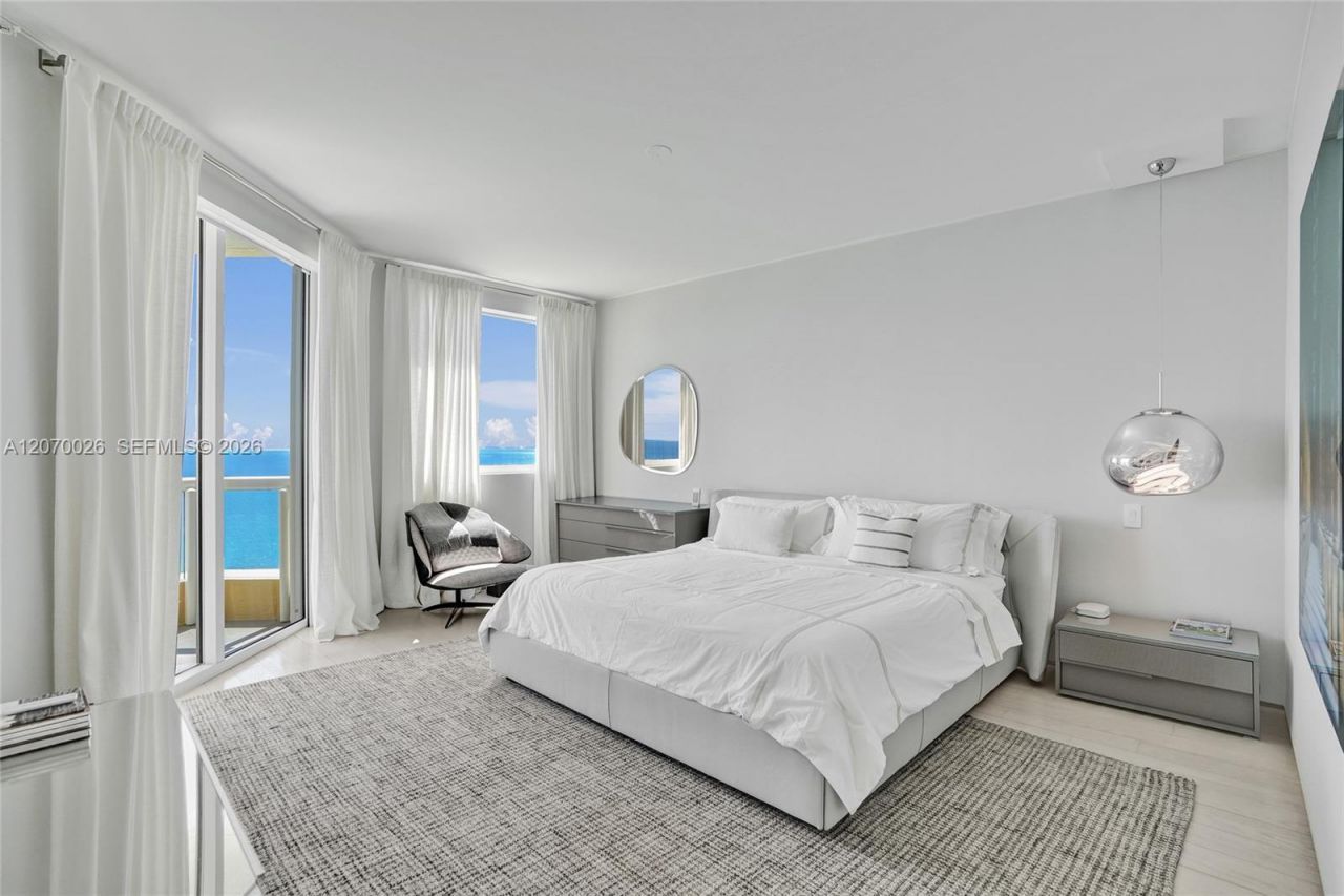 17875 Collins Ave , Unit 3101, Sunny Isles Beach, FL 33160 Photo
