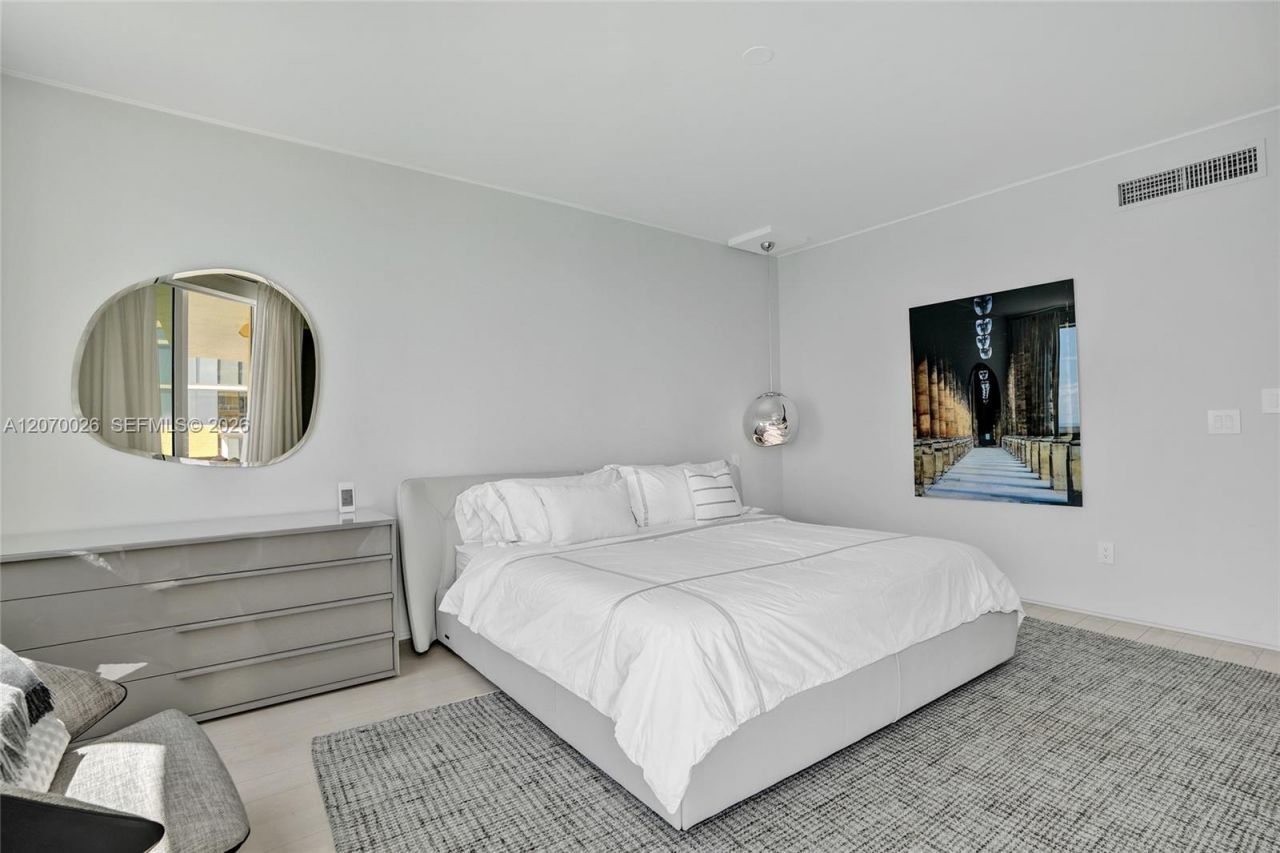 17875 Collins Ave , Unit 3101, Sunny Isles Beach, FL 33160 Photo
