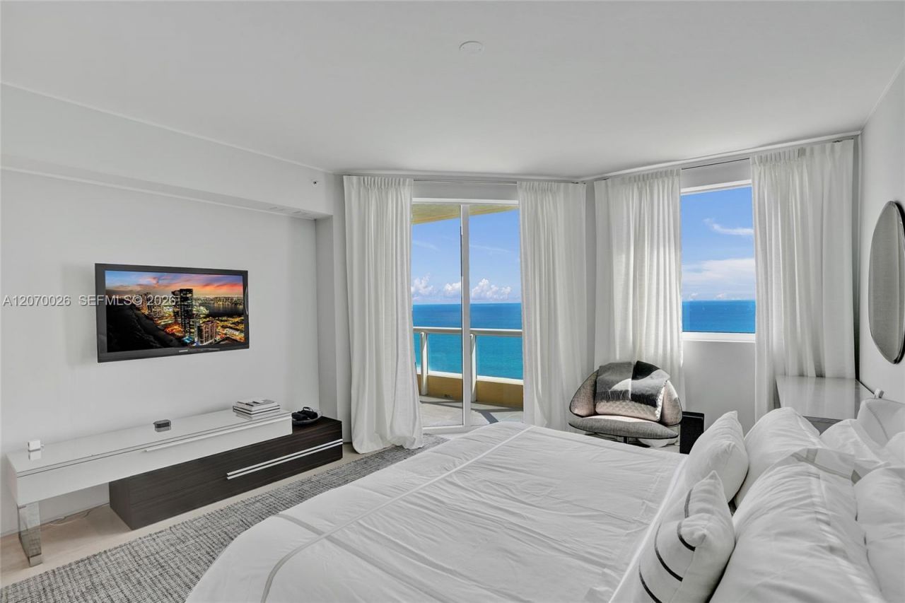 17875 Collins Ave , Unit 3101, Sunny Isles Beach, FL 33160 Photo