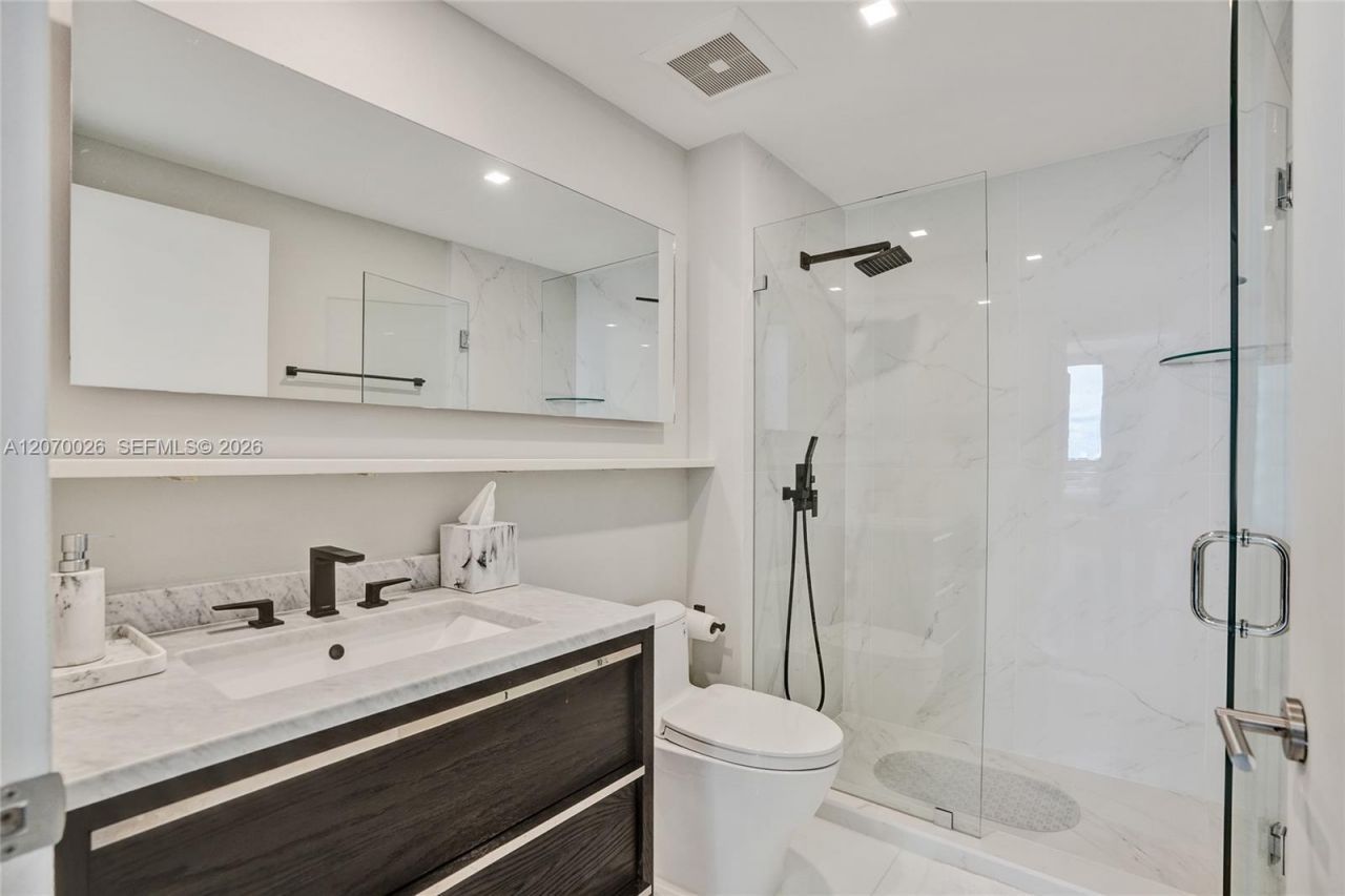 17875 Collins Ave , Unit 3101, Sunny Isles Beach, FL 33160 Photo