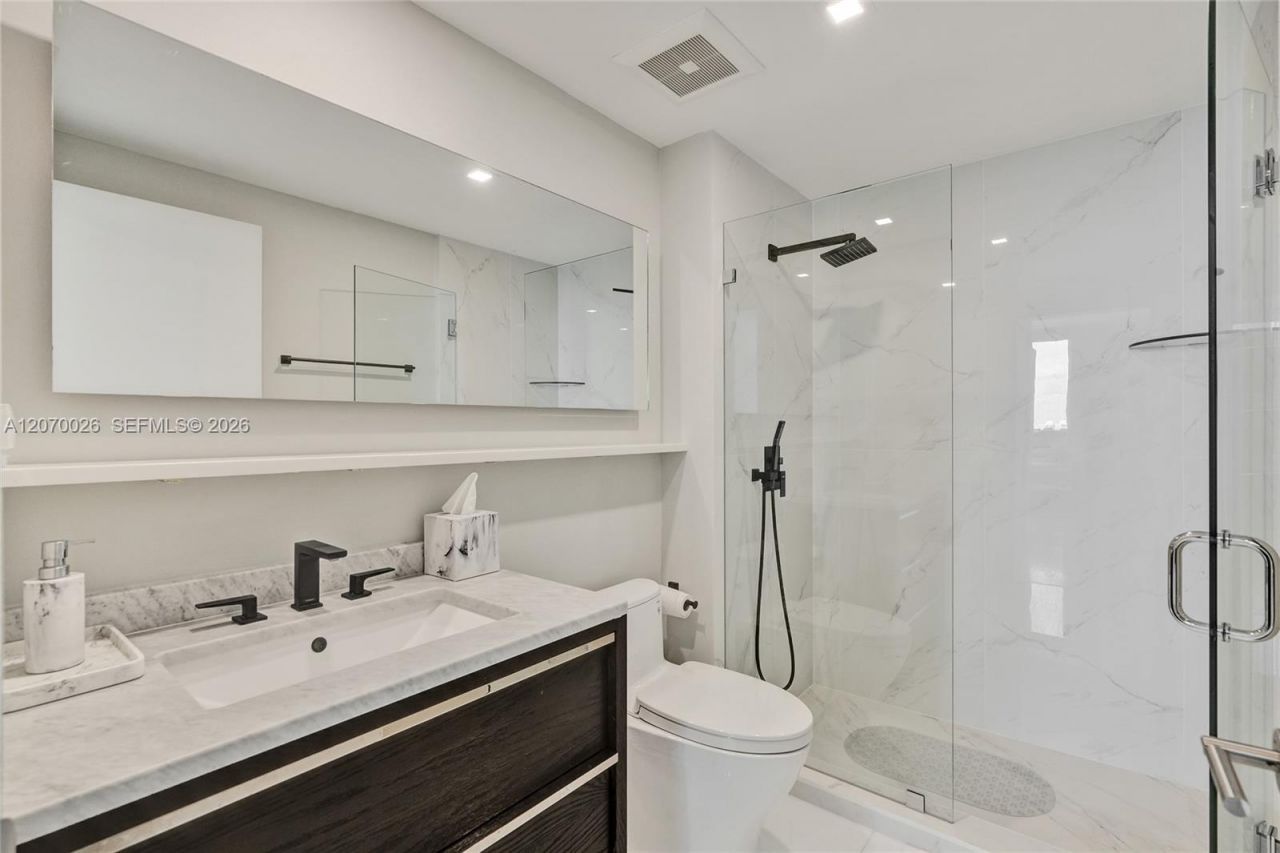 17875 Collins Ave , Unit 3101, Sunny Isles Beach, FL 33160 Photo
