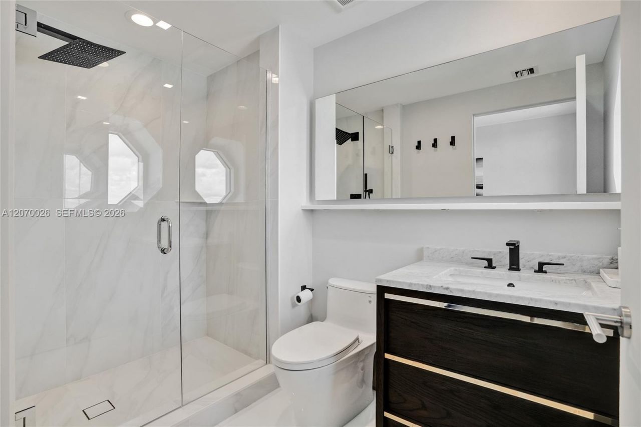 17875 Collins Ave , Unit 3101, Sunny Isles Beach, FL 33160 Photo