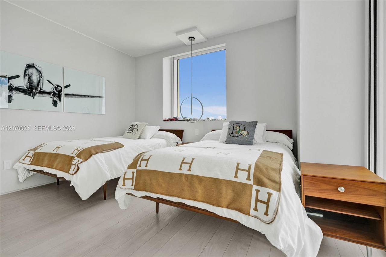17875 Collins Ave , Unit 3101, Sunny Isles Beach, FL 33160 Photo