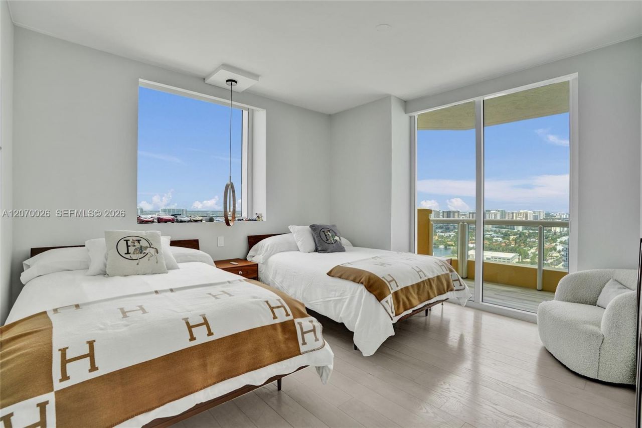 17875 Collins Ave , Unit 3101, Sunny Isles Beach, FL 33160 Photo