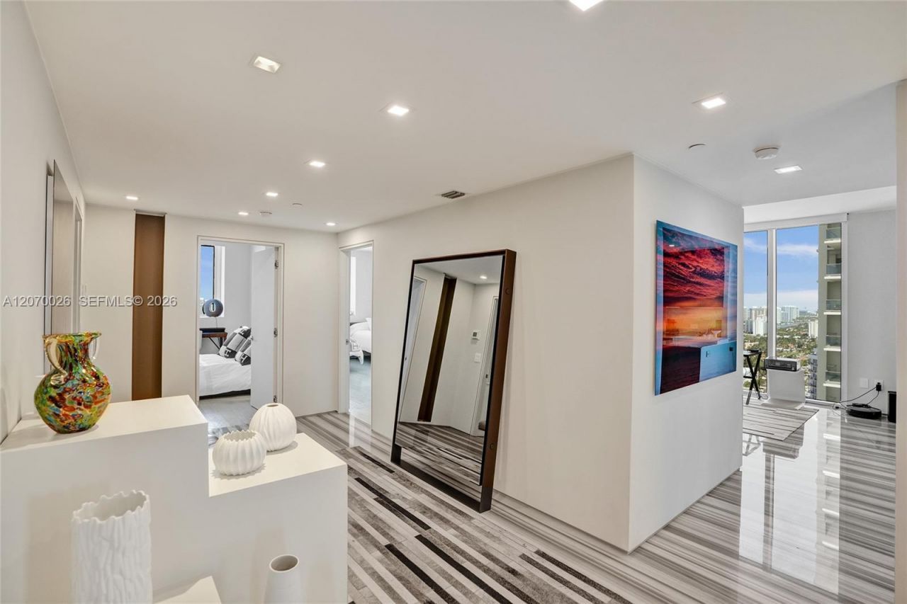 17875 Collins Ave , Unit 3101, Sunny Isles Beach, FL 33160 Photo