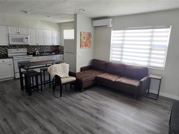 1130 NE 111th St , Unit 1130, Miami, FL 33161