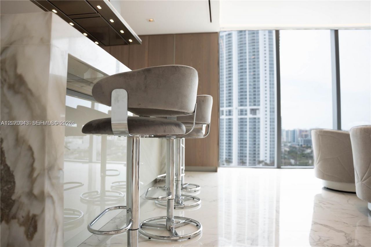 18501 Collins Ave , Unit 1104, Sunny Isles Beach, FL 33160 Photo