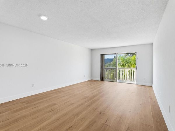 15205 NE 6th Ave , Unit D305, Miami, FL 33162