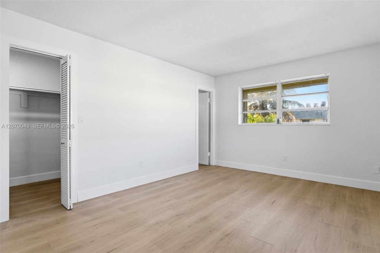 15205 NE 6th Ave , Unit D305, Miami, FL 33162 Photo
