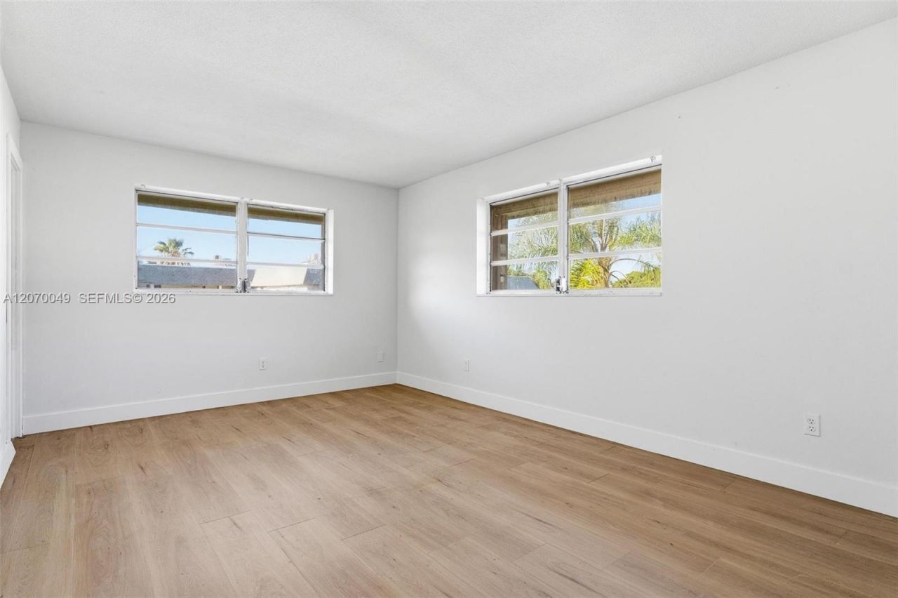 15205 NE 6th Ave , Unit D305, Miami, FL 33162 Photo