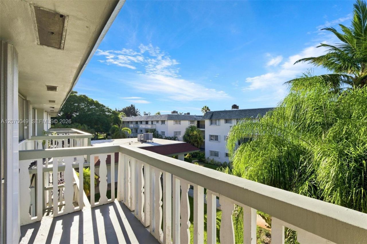 15205 NE 6th Ave , Unit D305, Miami, FL 33162 Photo