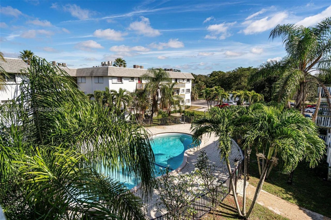 15205 NE 6th Ave , Unit D305, Miami, FL 33162 Photo