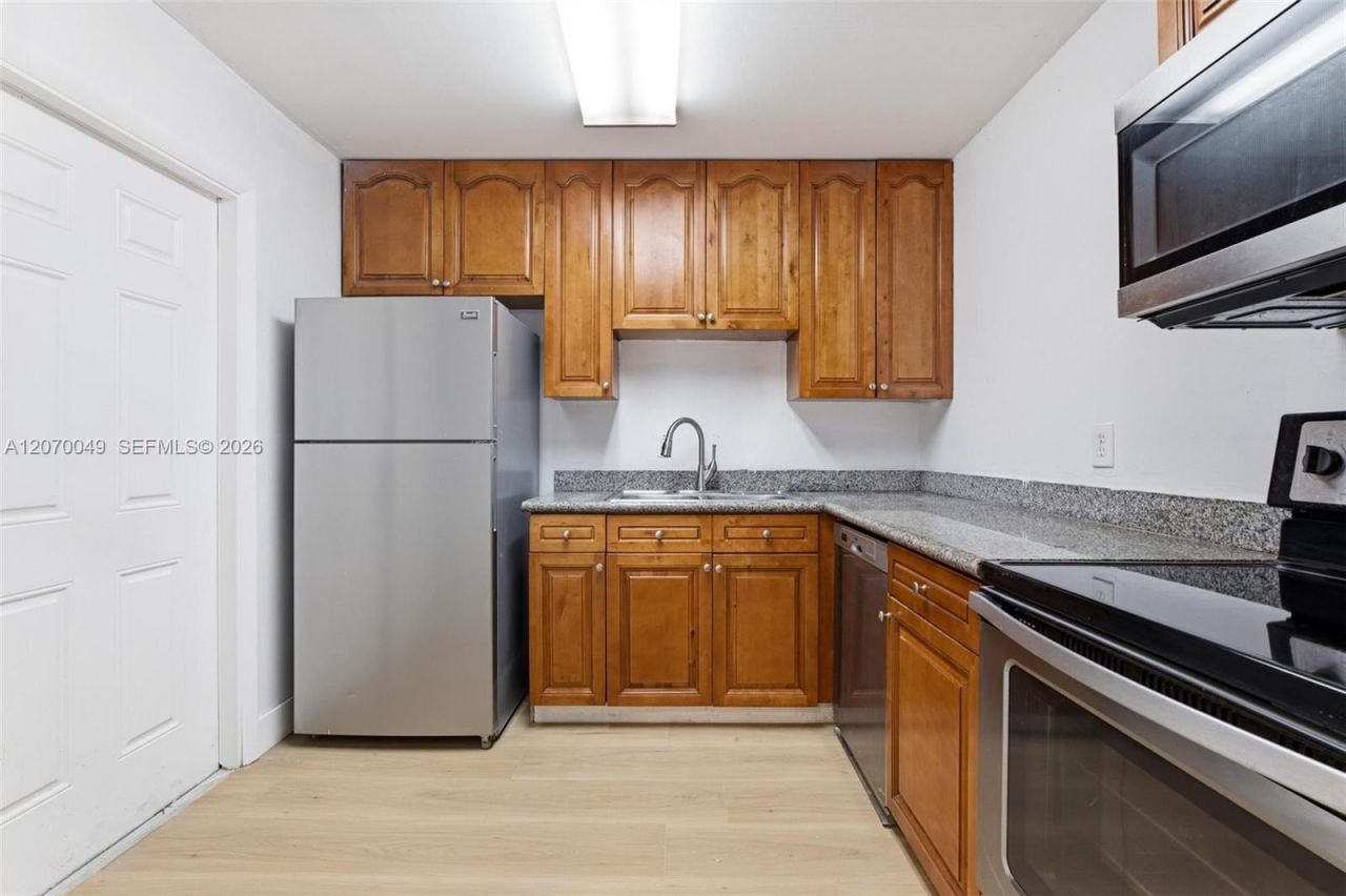 15205 NE 6th Ave , Unit D305, Miami, FL 33162 Photo