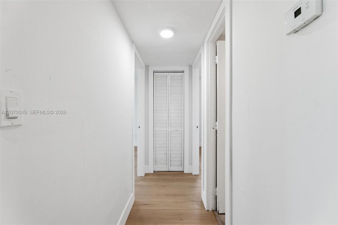 15205 NE 6th Ave , Unit D305, Miami, FL 33162 Photo