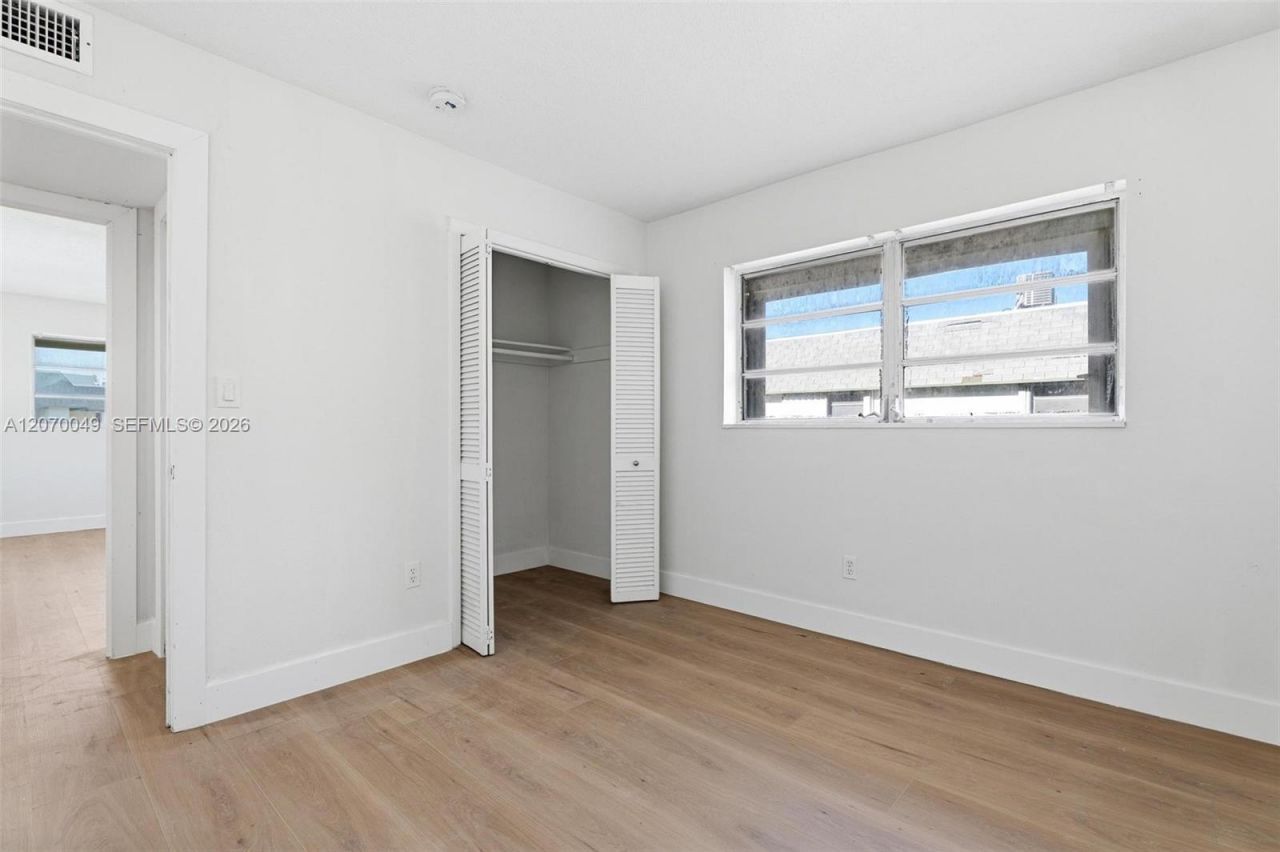 15205 NE 6th Ave , Unit D305, Miami, FL 33162 Photo
