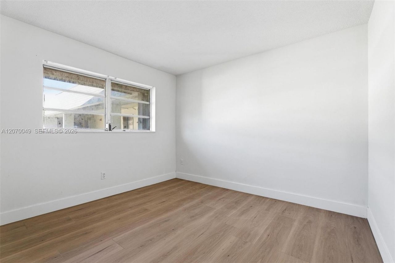 15205 NE 6th Ave , Unit D305, Miami, FL 33162 Photo