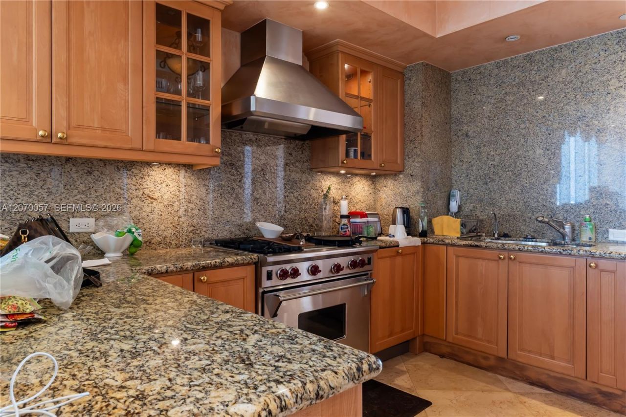17875 Collins Ave , Unit 4001, Sunny Isles Beach, FL 33160 Photo
