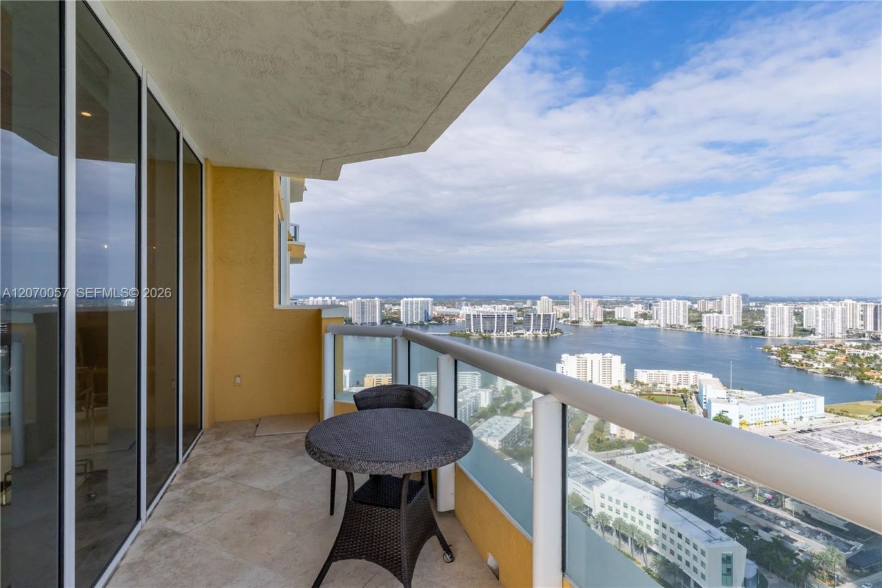 17875 Collins Ave , Unit 4001, Sunny Isles Beach, FL 33160 Photo