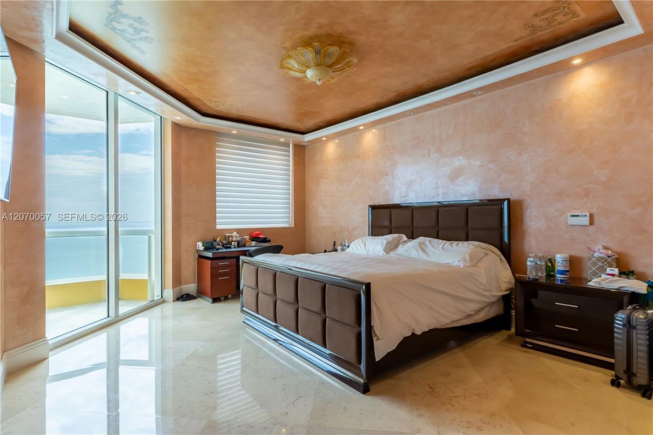 17875 Collins Ave , Unit 4001, Sunny Isles Beach, FL 33160 Photo