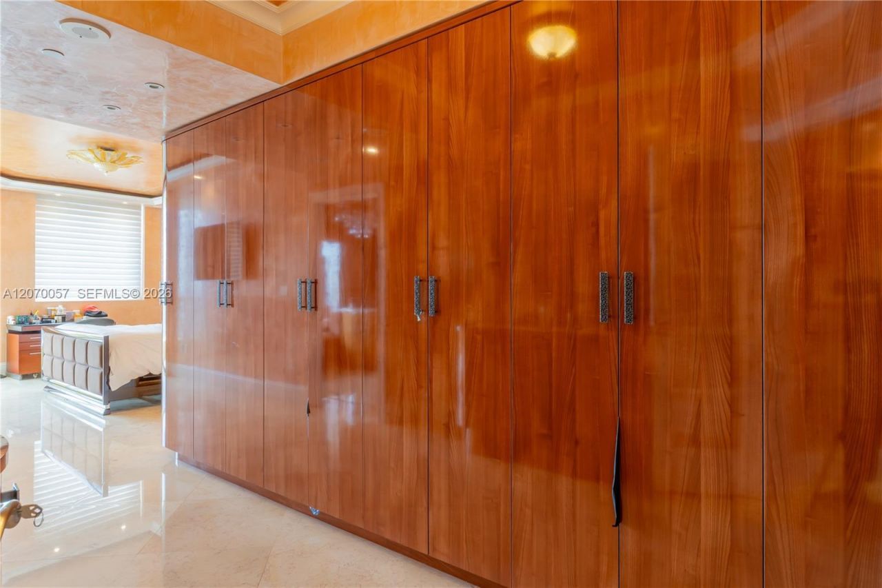 17875 Collins Ave , Unit 4001, Sunny Isles Beach, FL 33160 Photo