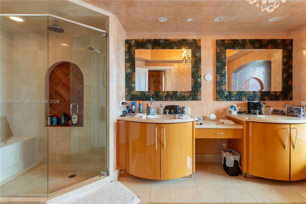 17875 Collins Ave , Unit 4001, Sunny Isles Beach, FL 33160 Photo