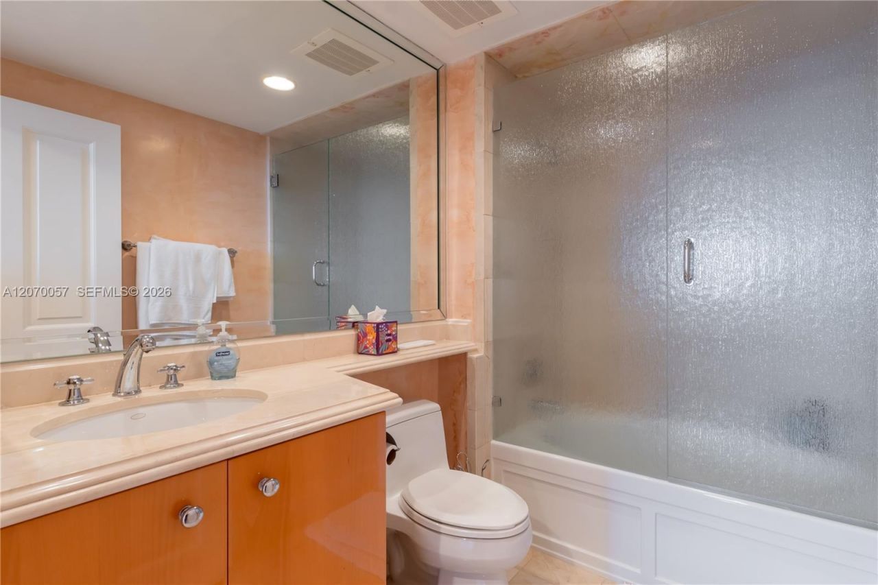 17875 Collins Ave , Unit 4001, Sunny Isles Beach, FL 33160 Photo