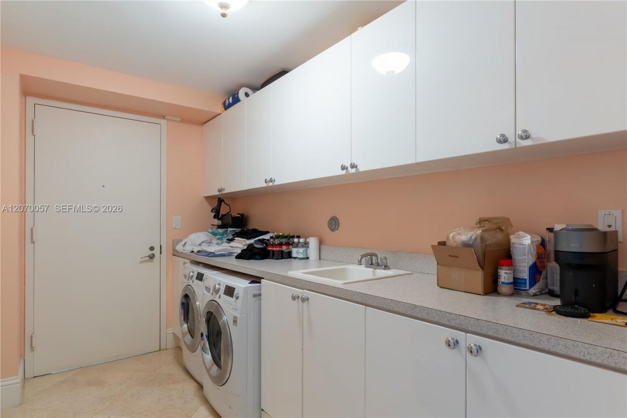17875 Collins Ave , Unit 4001, Sunny Isles Beach, FL 33160 Photo