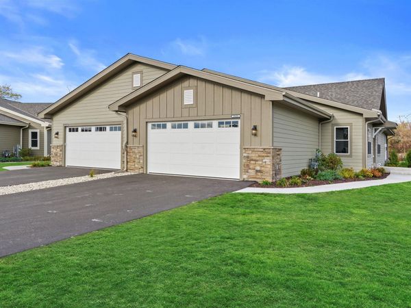 20860 Gray St, Lannon, WI 53046