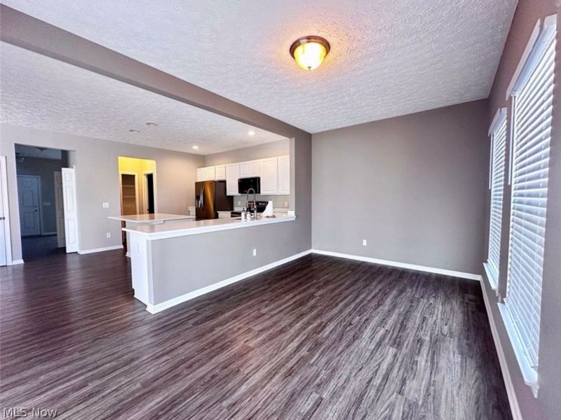 37571 Tail Feather Drive, North Ridgeville, OH 44039 Photo 4