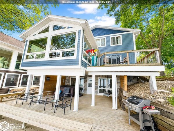 5494 Lakeview Drive, Clear Lake, IA 50428