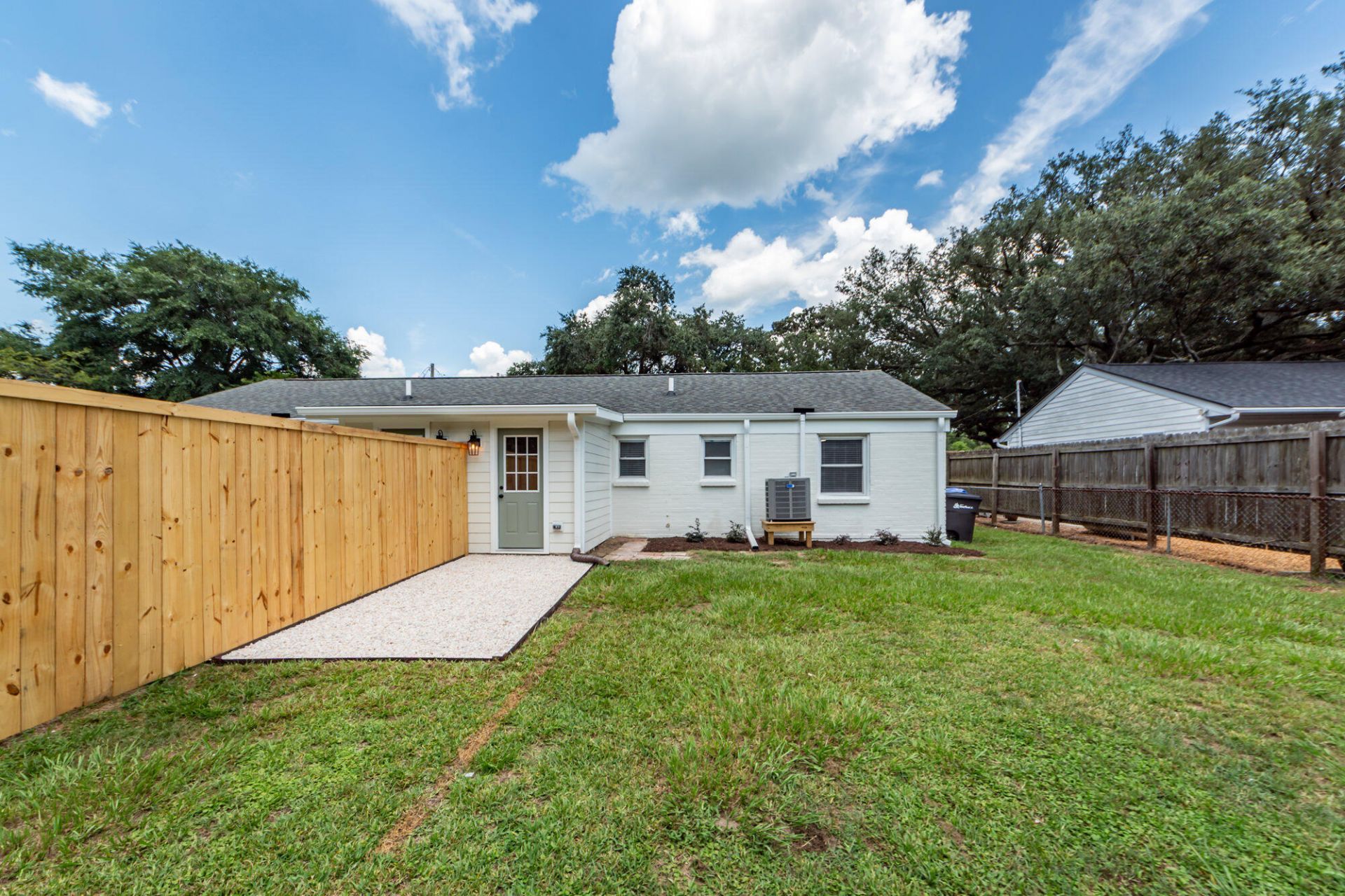 17 Vincent Drive Photo 14