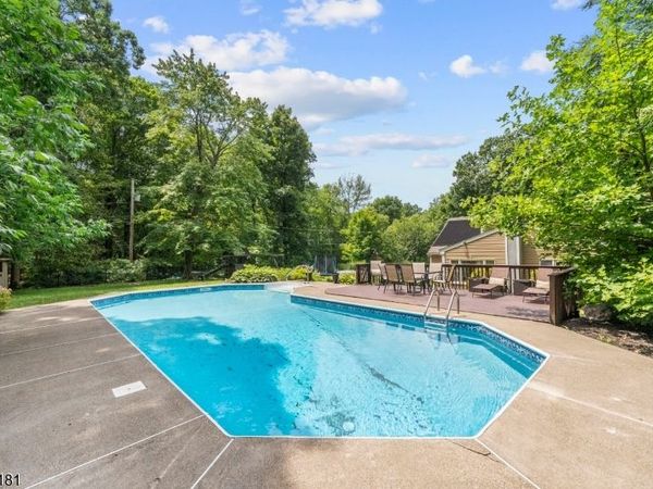 59 Possaghi Rd, Hampton, NJ 07860