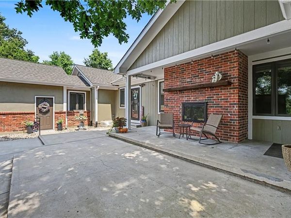 19960 Briar Street, Stilwell, KS 66085