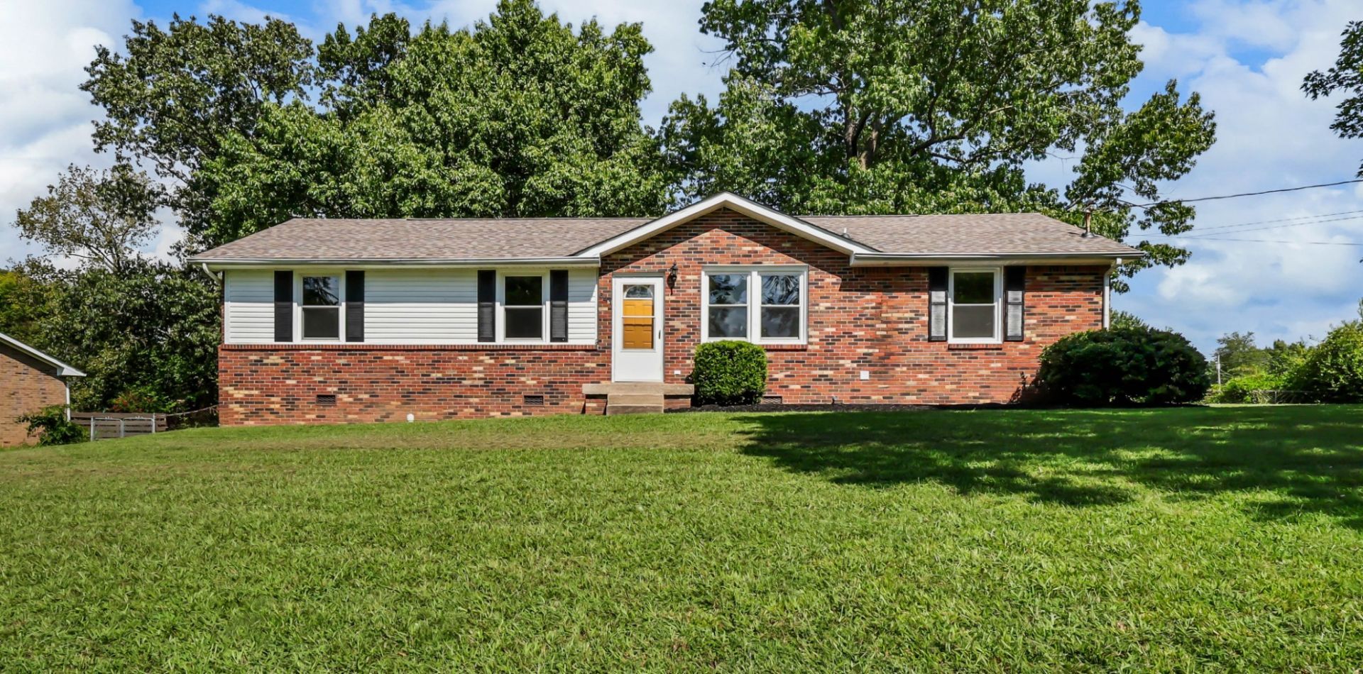 641 Cleveland Dr Clarksville, TN 37042