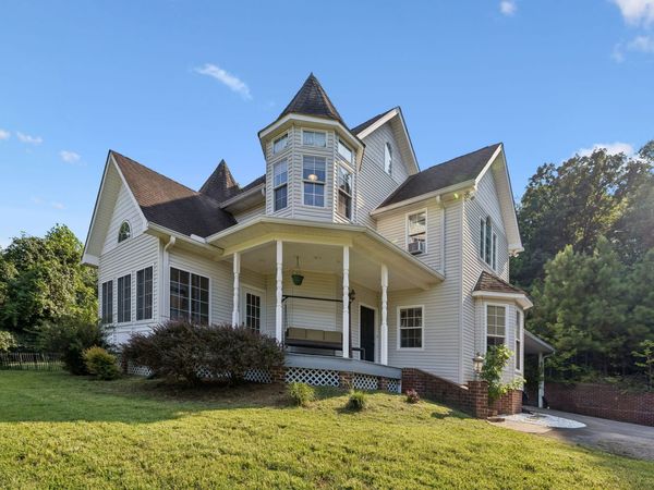 206 Collier Ave , Waverly, TN 37185