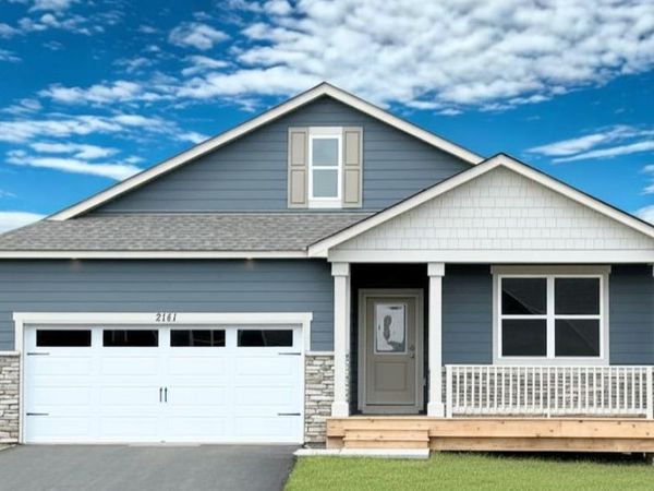 2141 Bluff Heights Drive, Shakopee, MN 55379