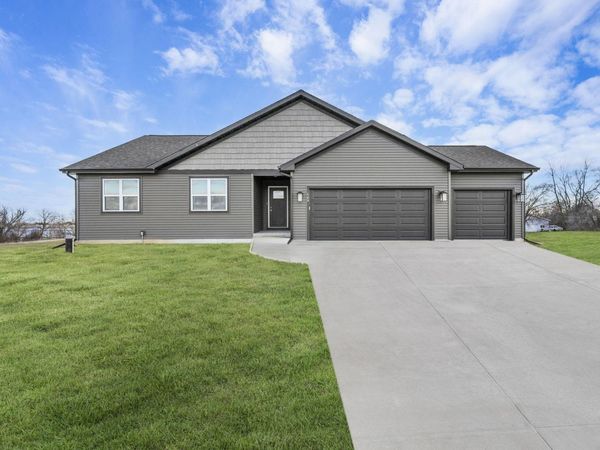 10438 Stone Barn Drive, Milton, WI 53563