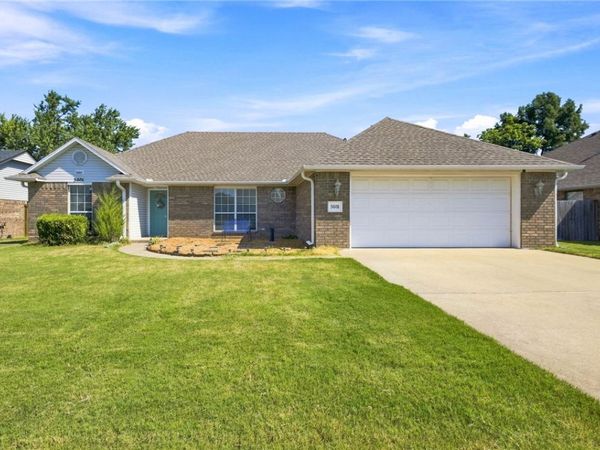 3601 W Mockingbird Lane , Rogers, AR 72756