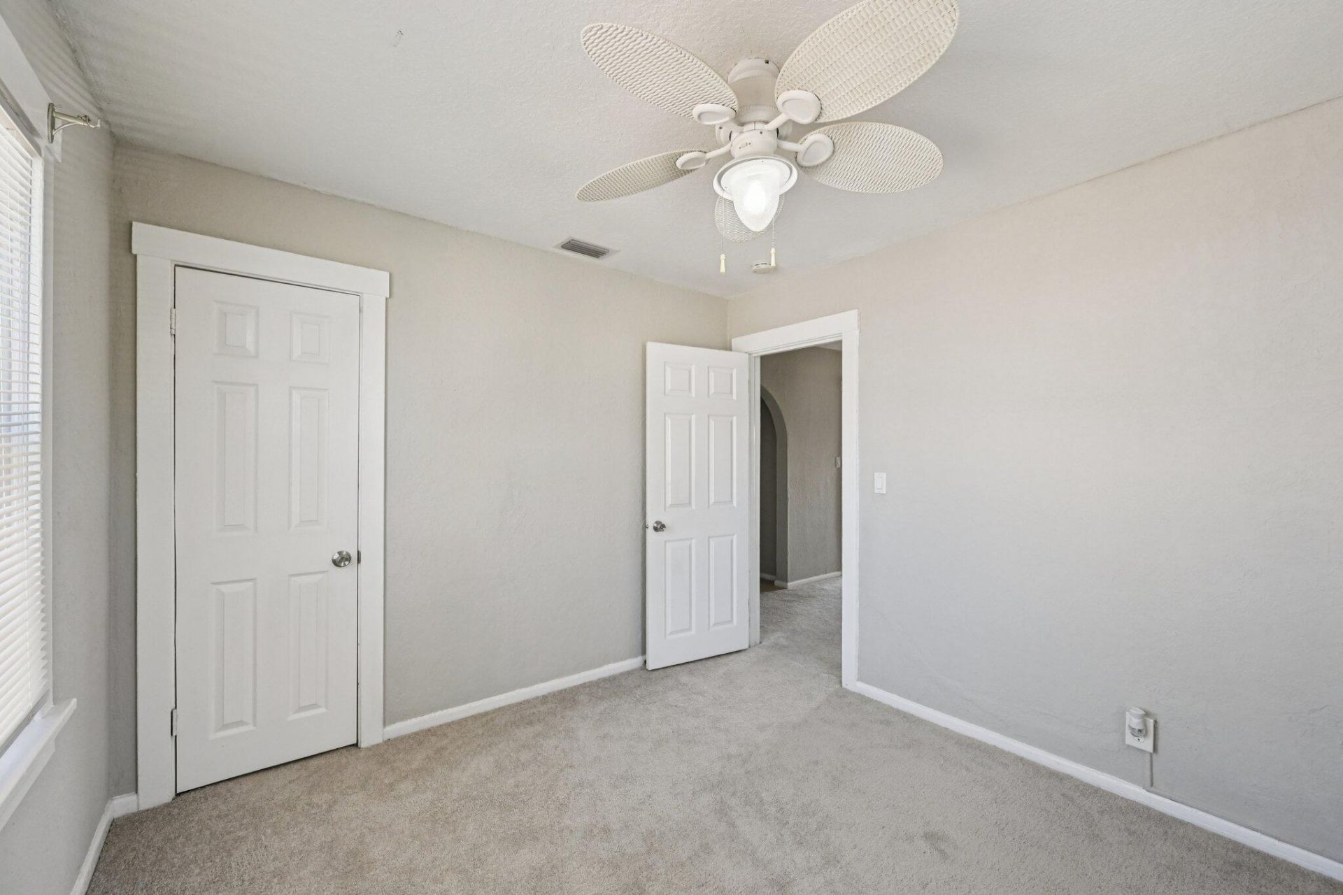 924 Mcintosh Street, West Palm Beach, FL 33405 Photo