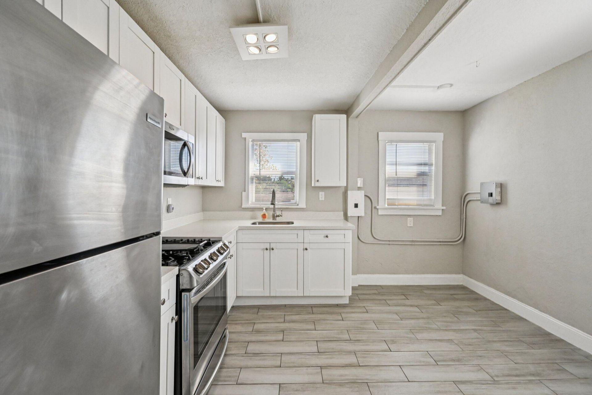 924 Mcintosh Street, West Palm Beach, FL 33405 Photo