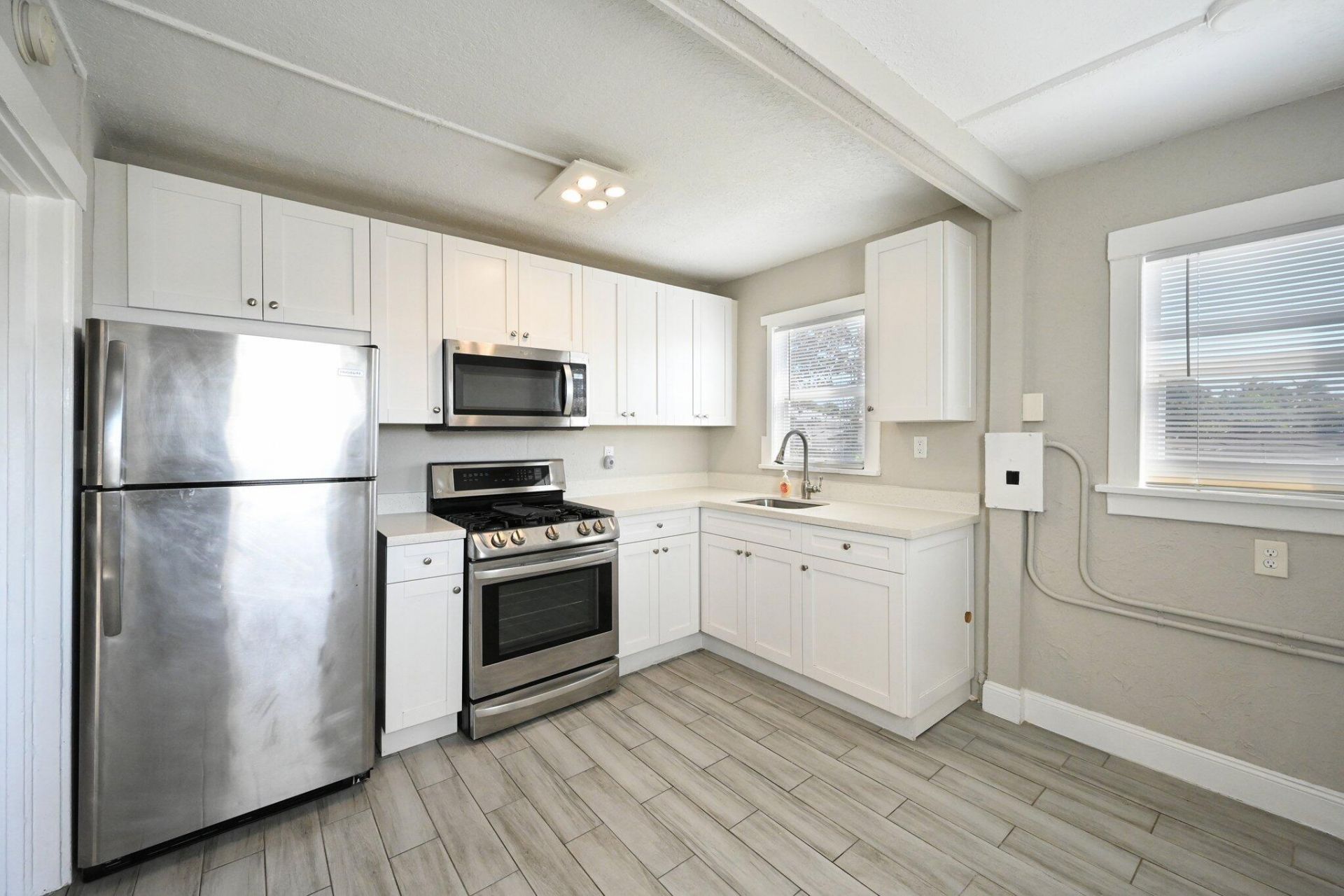 924 Mcintosh Street, West Palm Beach, FL 33405 Photo
