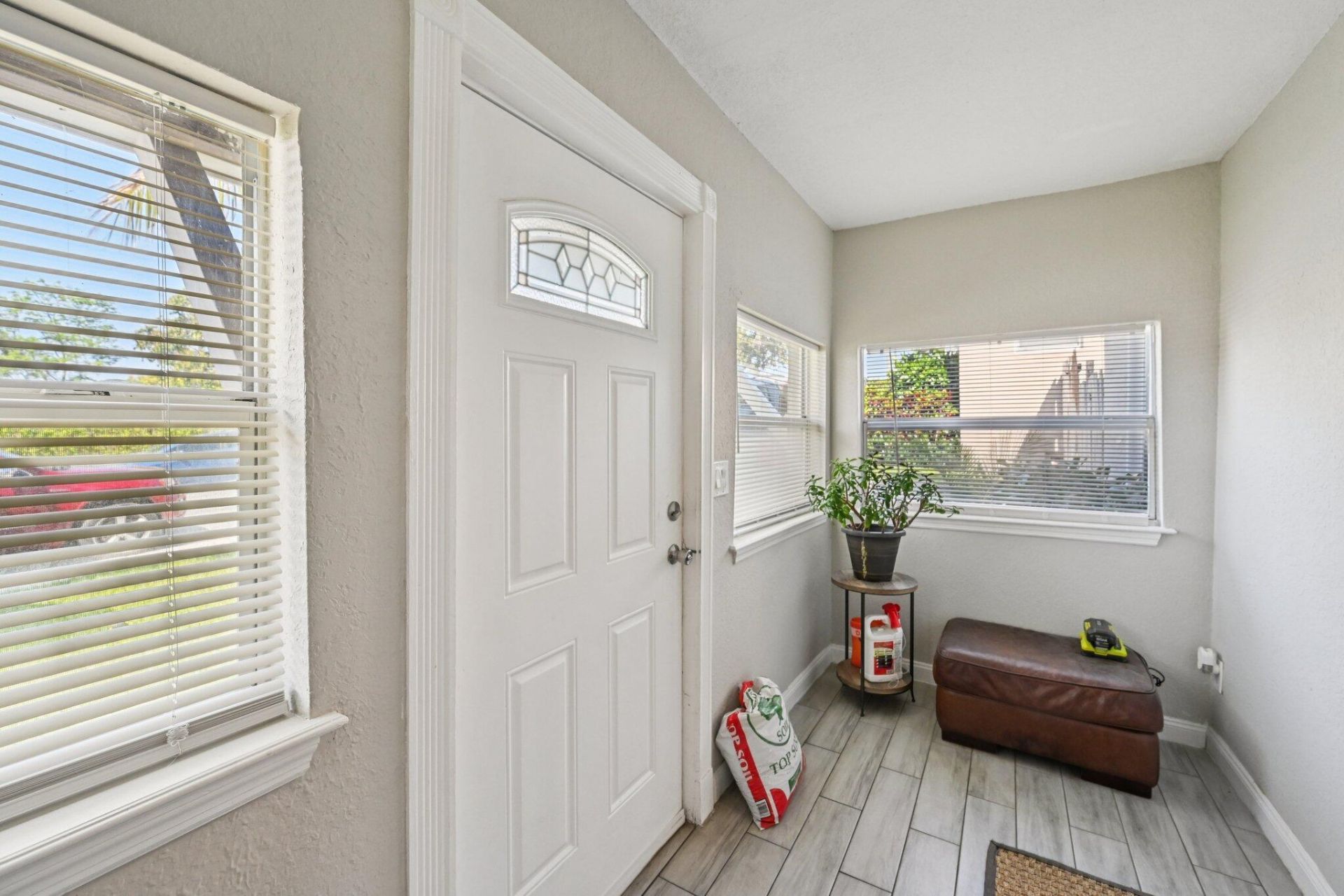 924 Mcintosh Street, West Palm Beach, FL 33405 Photo