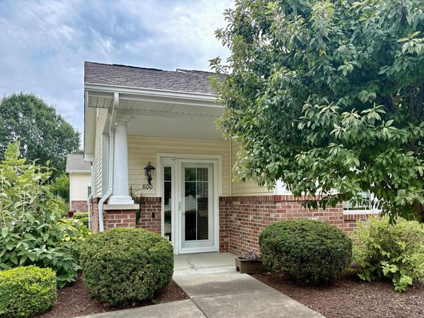 800 Longleaf Court, Springfield, IL 62711