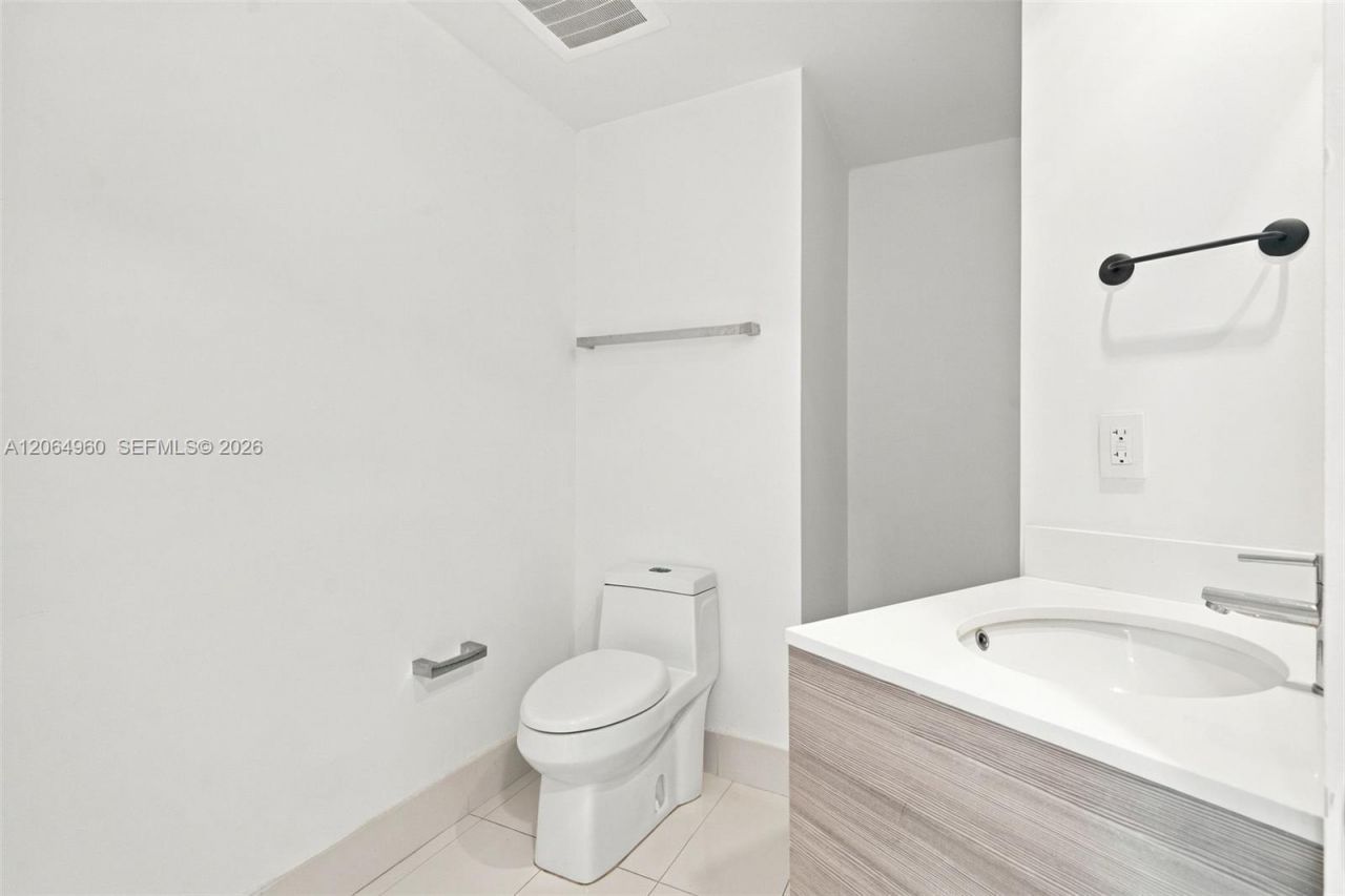 121 NE 34th St, Unit 2409, Miami, FL 33137 Photo