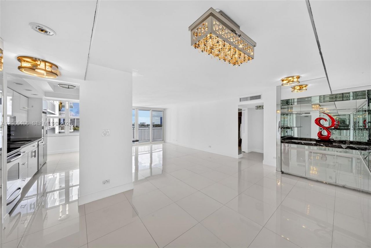 301 174th St , Unit 1216, Sunny Isles Beach, FL 33160 Photo