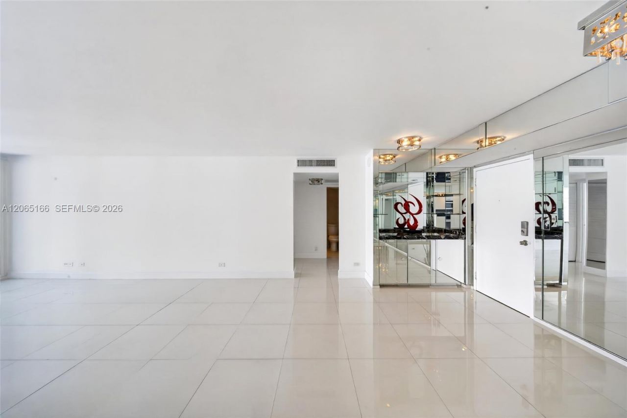 301 174th St , Unit 1216, Sunny Isles Beach, FL 33160 Photo