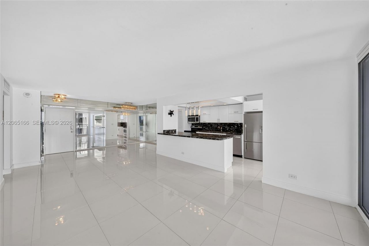301 174th St , Unit 1216, Sunny Isles Beach, FL 33160 Photo