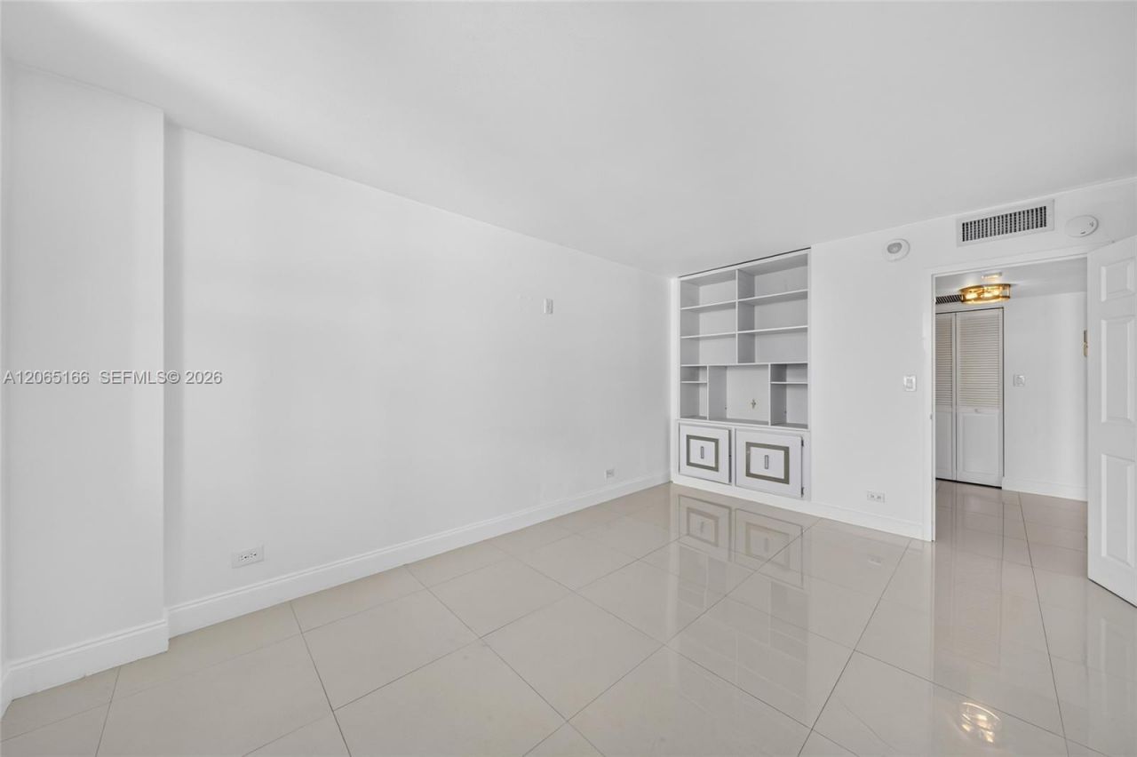 301 174th St , Unit 1216, Sunny Isles Beach, FL 33160 Photo