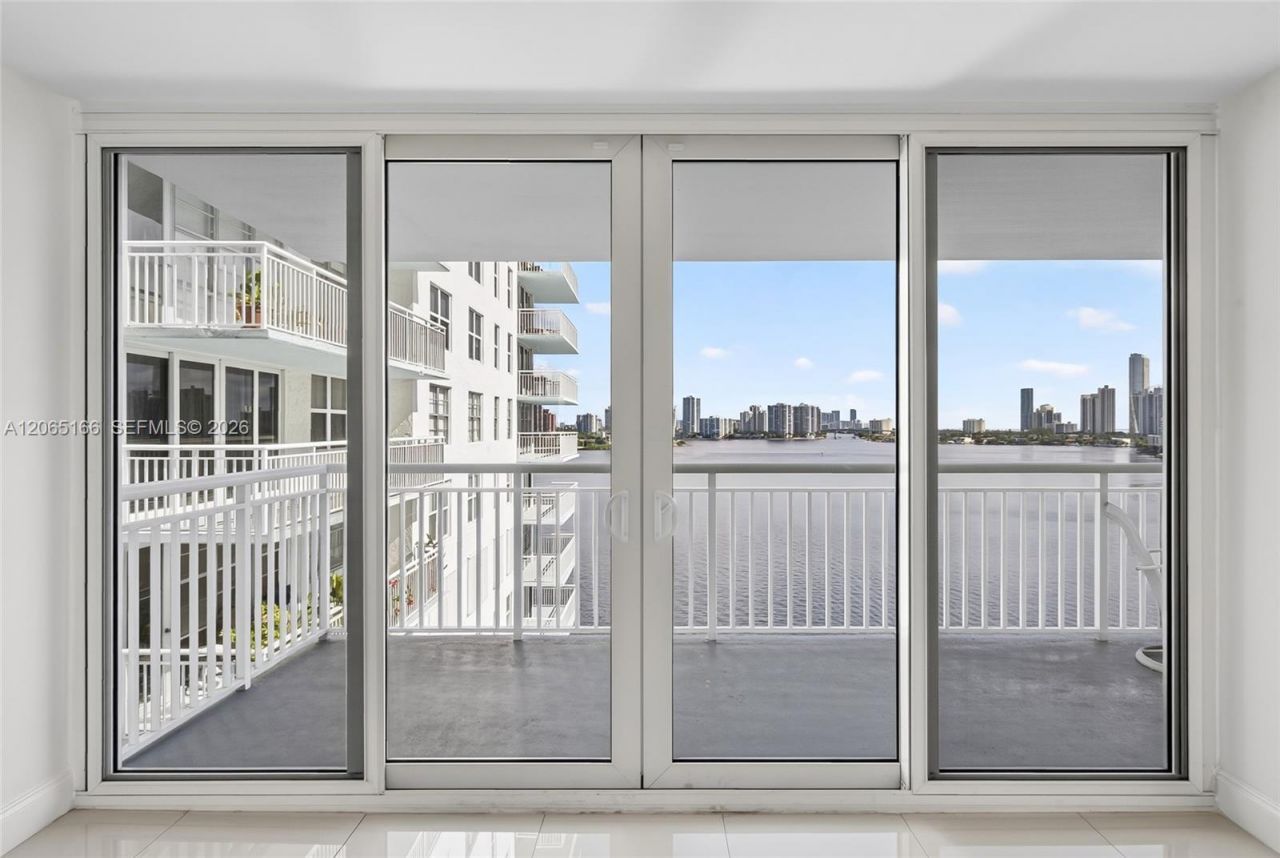 301 174th St , Unit 1216, Sunny Isles Beach, FL 33160 Photo