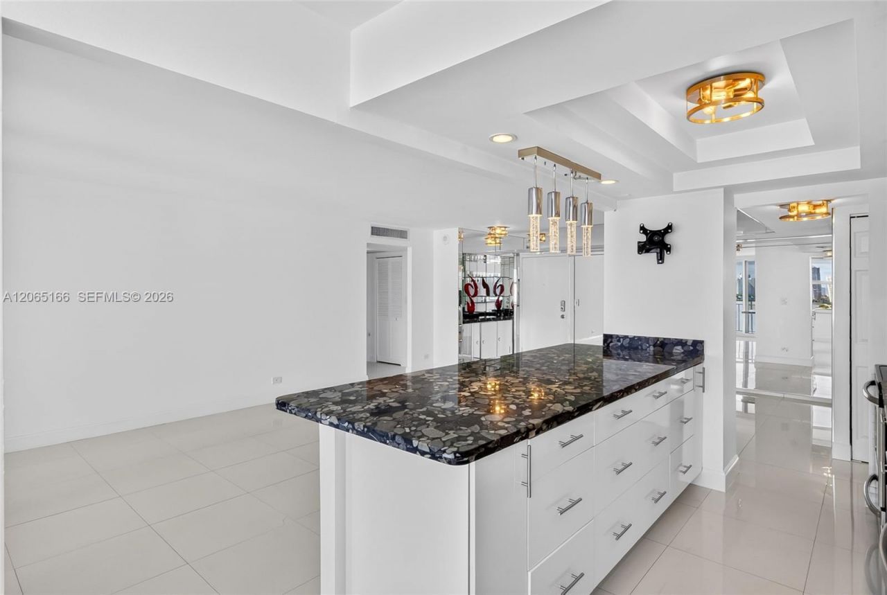 301 174th St , Unit 1216, Sunny Isles Beach, FL 33160 Photo